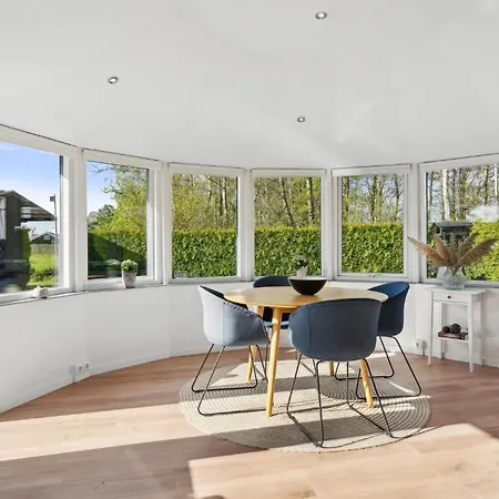 Hébergement de vacances Gorgeous In With Kitchen *